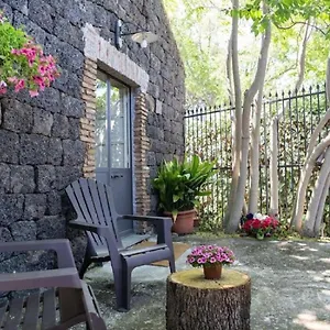 Pietra Dell'etna , Ragalna Italia